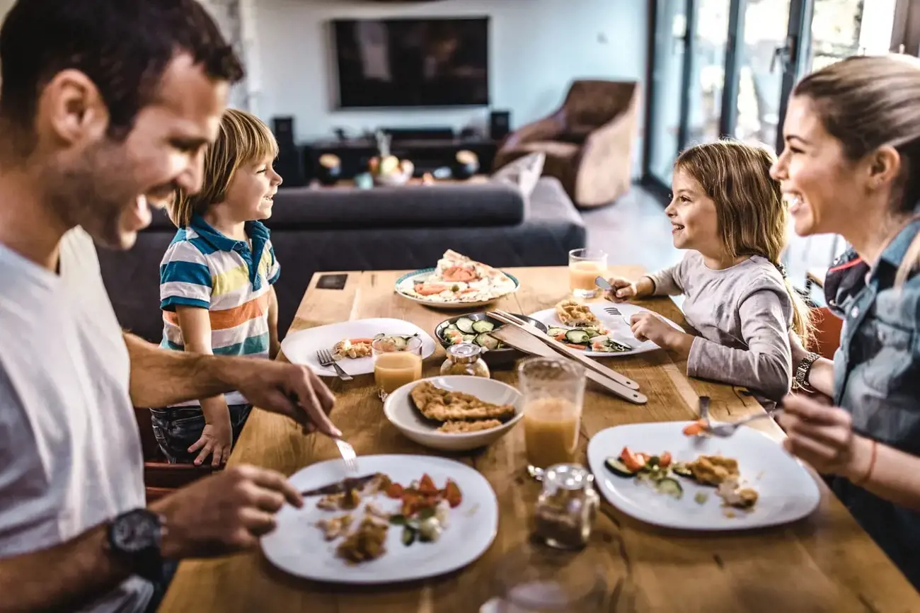 Blog Image for article Feeding the whole family ONE meal: top tips from a Nutritionist and mum of two.